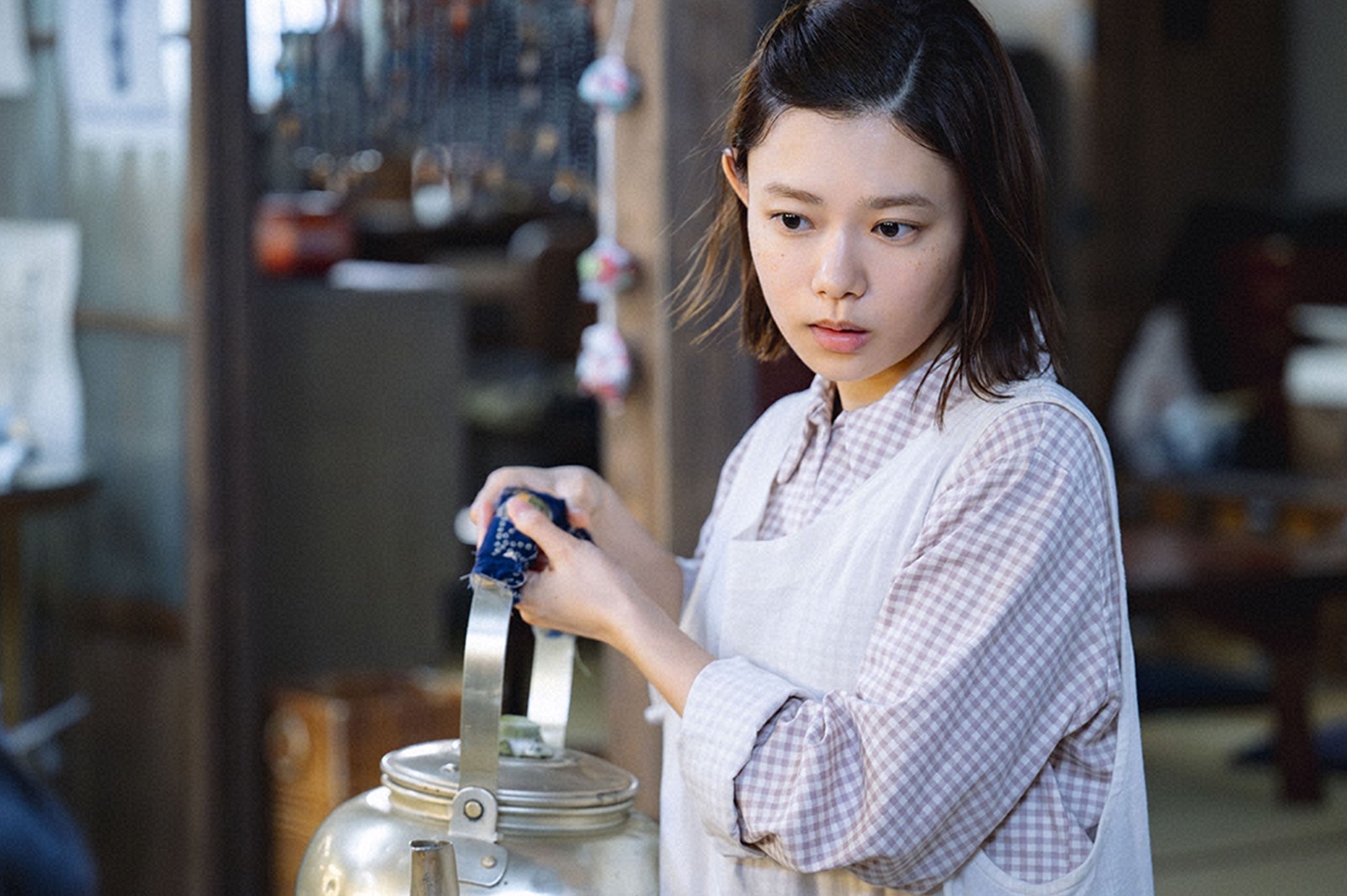 杉咲花「海に眠るダイヤモンド」第1話（C）TBSスパークル／TBS