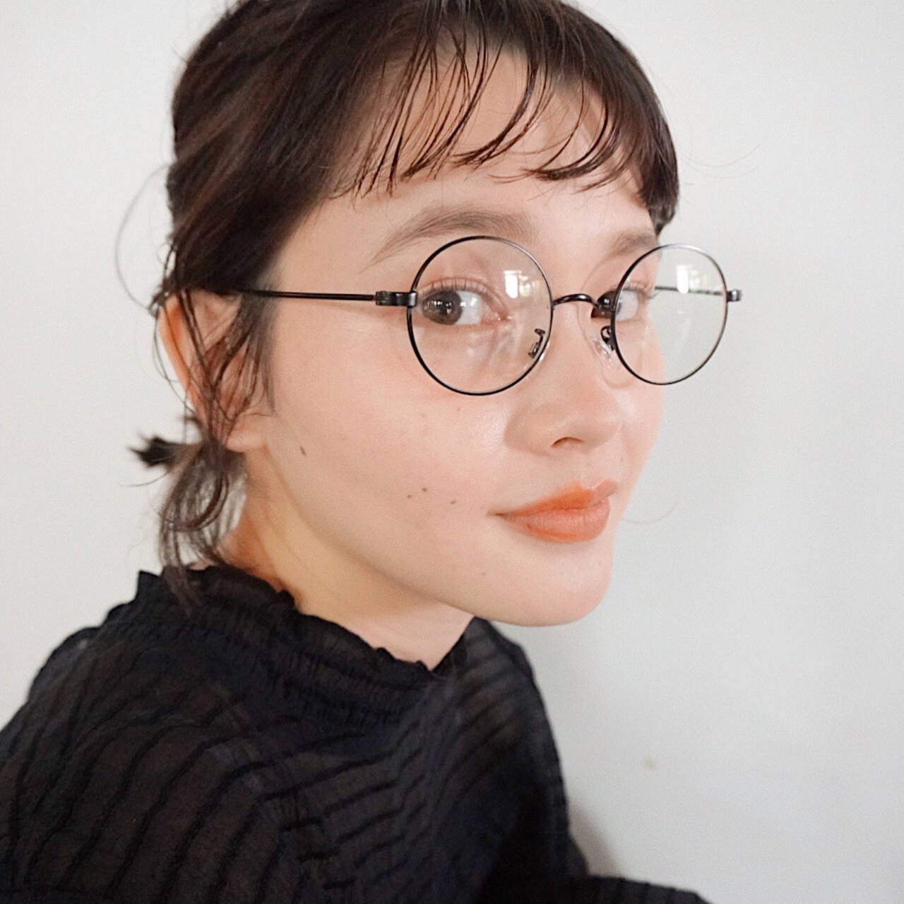 おしゃれに必須アイテム メガネ と相性の良いヘアスタイルは モデルプレス