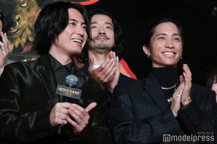 笑い合う間宮祥太朗、田中樹(C)モデルプレス