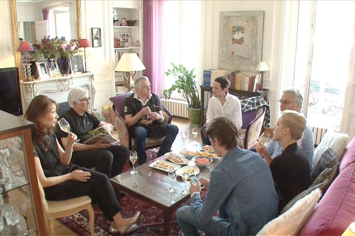 パリの日本人妻・ユリコさんら/画像提供:毎日放送