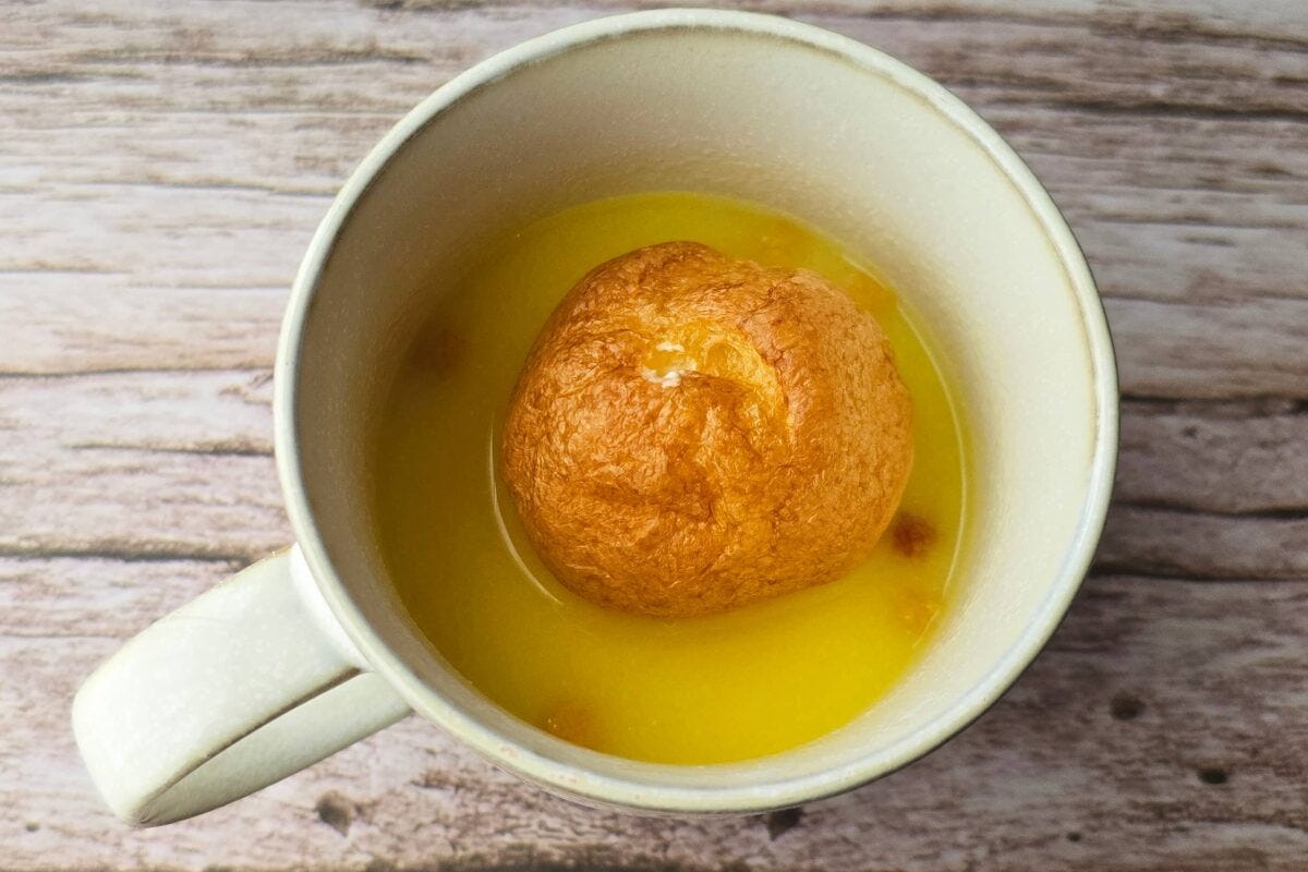 コーンスープにプチシュークリーム