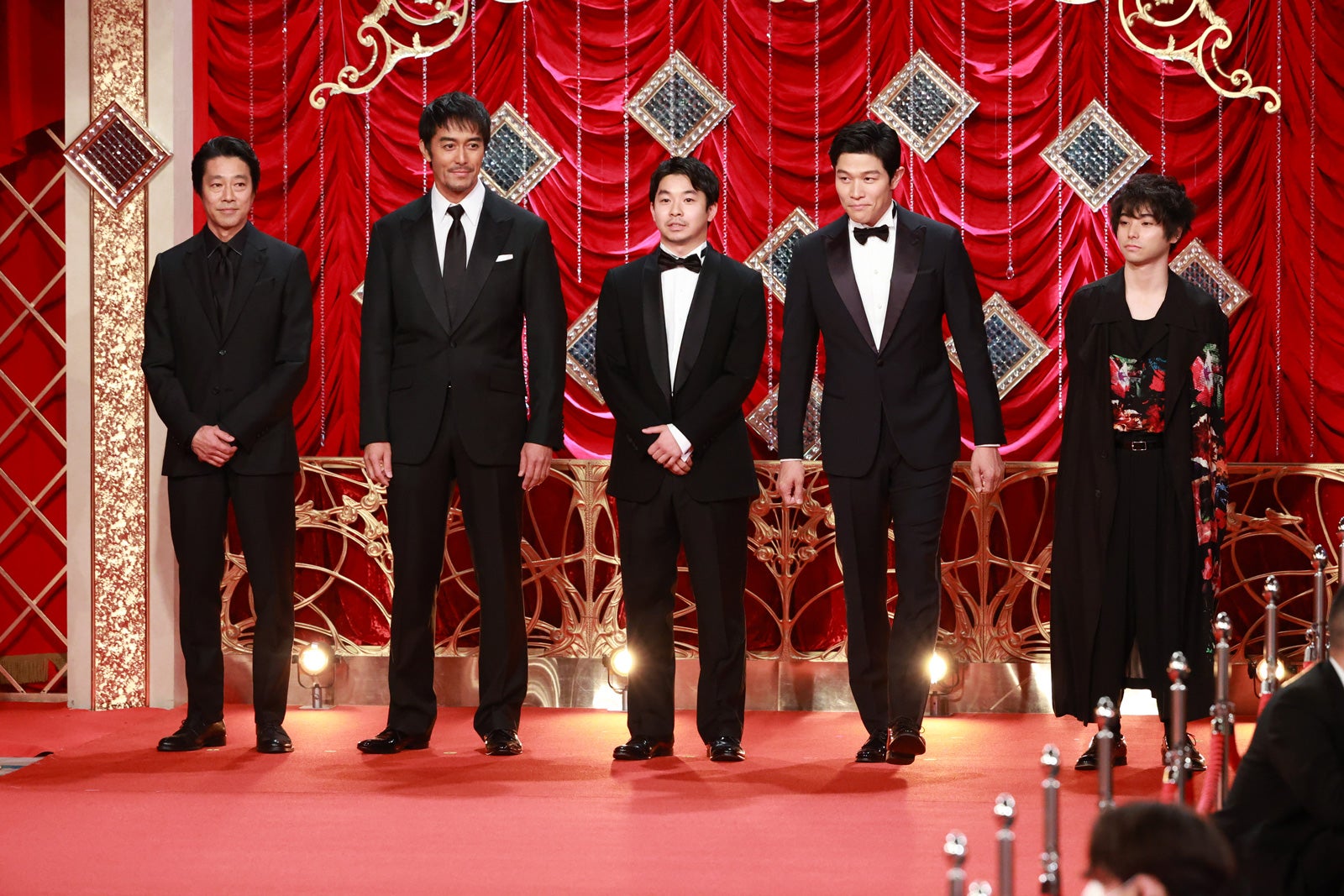 堤真一、阿部寛、仲野太賀、鈴木亮平、村上虹郎（C）東京写真記者協会