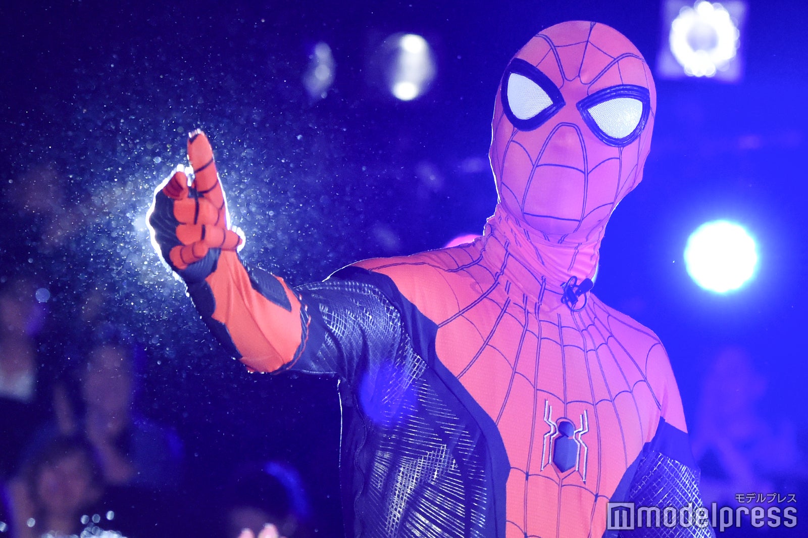 スパイダーマンスーツ姿で現れた伊藤健太郎（C）モデルプレス