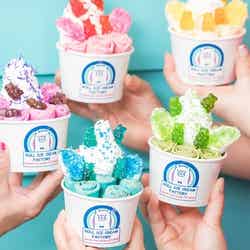 春夏トレンド本命のレインボーカラーがロールアイスに/画像提供:株式会社Something NEW