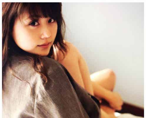 有村架純“美脚チラリ”振り返りショットに反響「ドキッとした」「天使がいる」