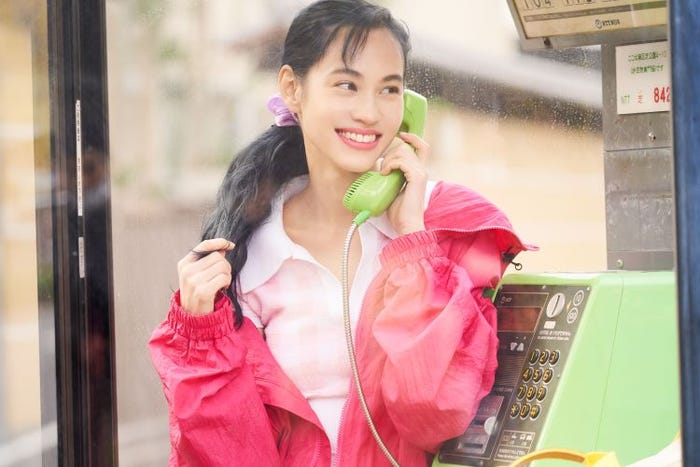 場面写真(80年代CM)/水原希子(C)キコキカク製作委員会