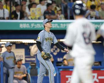 阪神まさか最大4点リード追いつかれる 神宮に阪神ファンの悲鳴響く 初回に4点先制も先発・伊藤将が2回降板→リリーフ陣も踏ん張れず