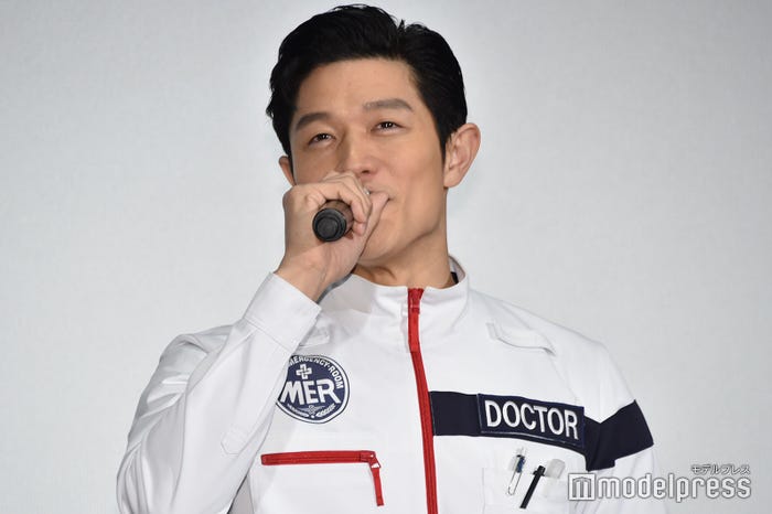 鈴木亮平(C)モデルプレス