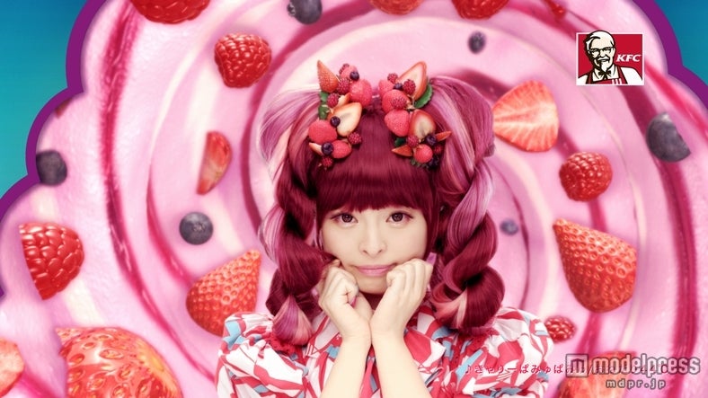 きゃりーぱみゅぱみゅ／「Krrusherrs（クラッシャーズ）おねだりキャンペーン」新CM「きゃりー、妄想中」篇より