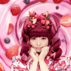 きゃりーぱみゅぱみゅ/「Krrusherrs(クラッシャーズ)おねだりキャンペーン」新CM「きゃりー、妄想中」篇より