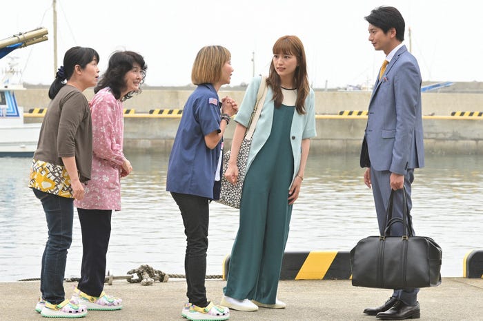 着飾る恋 川口春奈 横浜流星の 梅間接キス に反響 向井理は宣戦布告 モデルプレス 着飾る恋 川口春奈 横浜流星の 梅間接キス に反響 向井理は宣戦布告 モデルプレス
