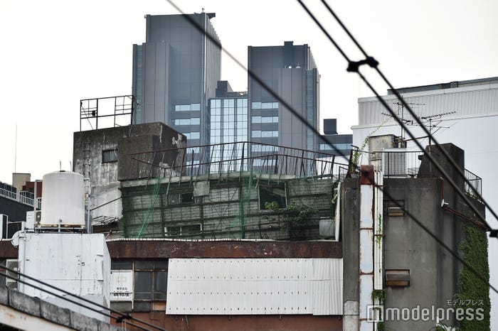 実際に屋上に鳥居はない/代々木会館(C)モデルプレス