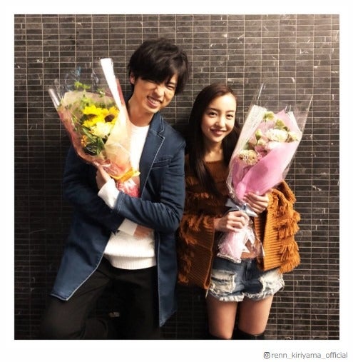 桐山漣＆板野友美“8年ぶり”の共演2ショットにファン歓喜