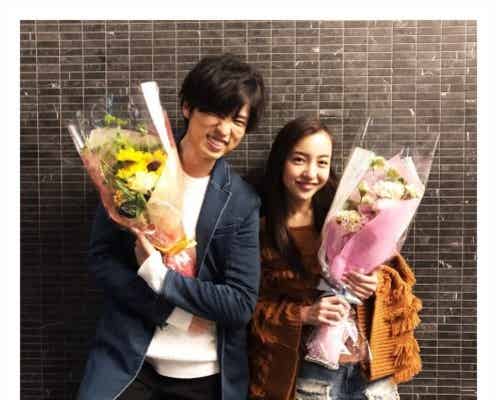 桐山漣&板野友美“8年ぶり”の共演2ショットにファン歓喜