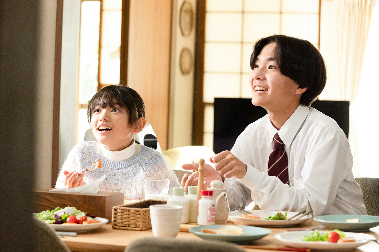 吉本実由、山崎真斗「夫に間違いありません」第1話（C）カンテレ・フジテレビ