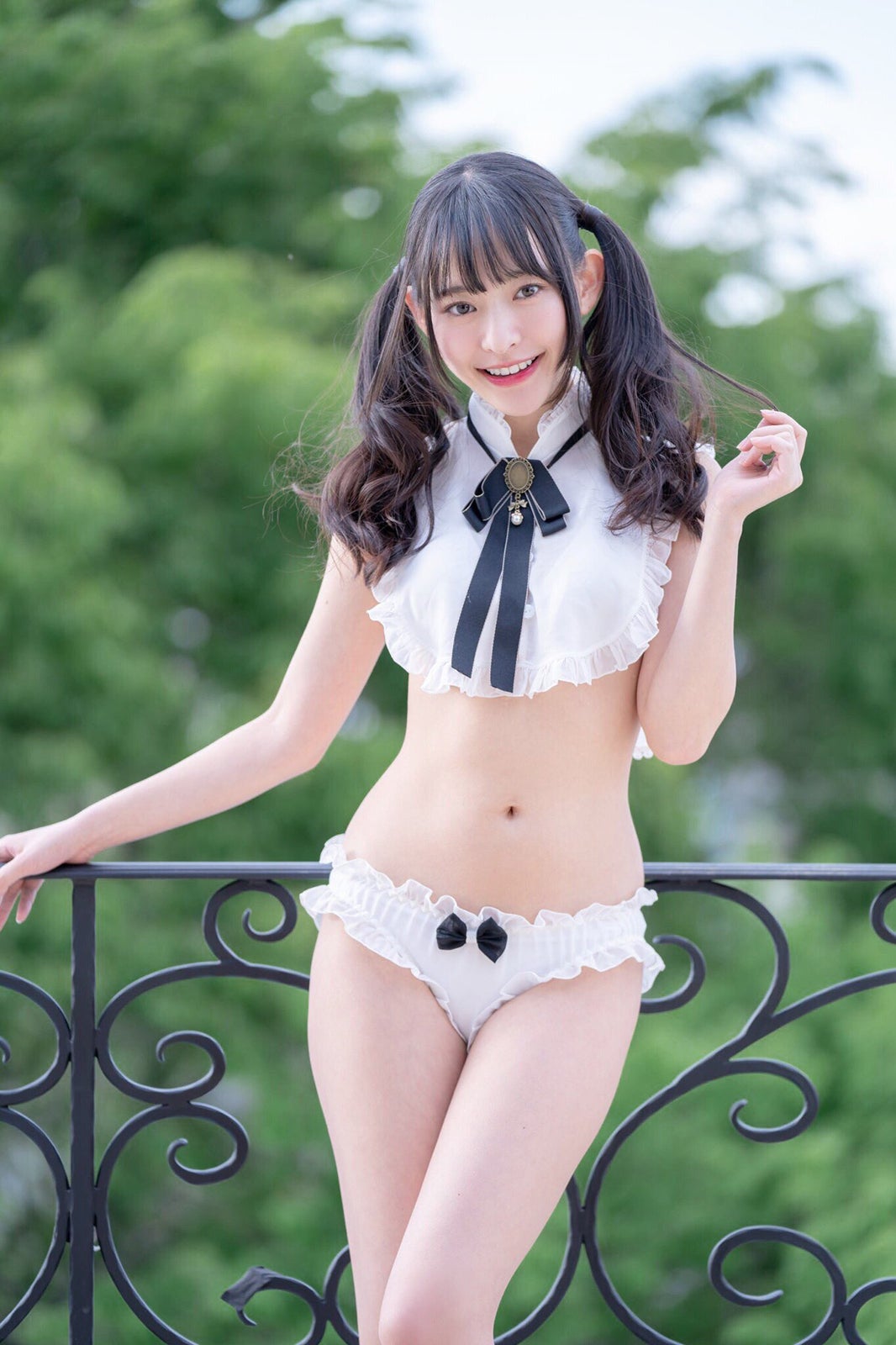 「極上くびれ」「天使いた」Twitterに現れた美女・高崎かなみが話題