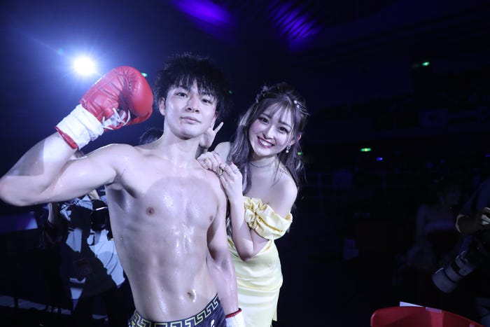 玖村将史、ゆうちゃみ(提供写真)