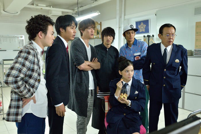 福地桃子出演「潜入捜査アイドル・刑事(デカ)ダンス」より(C)テレビ東京