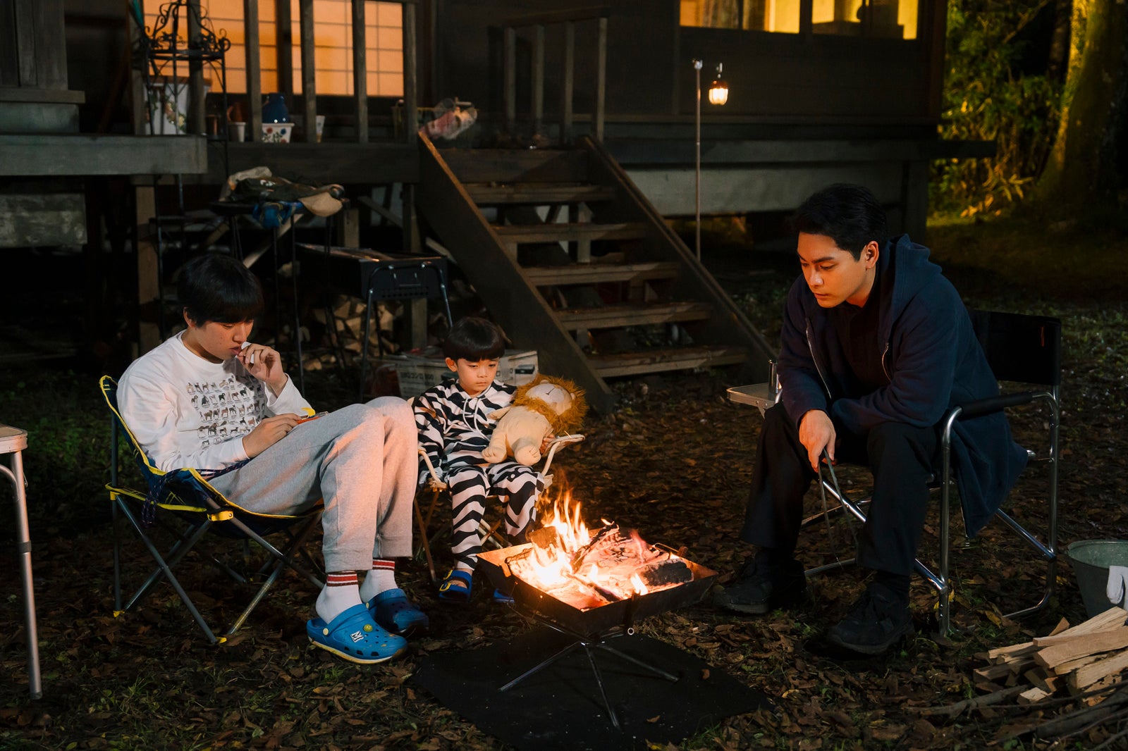 坂東龍汰、佐藤大空、柳楽優弥「ライオンの隠れ家」第7話（C）TBS