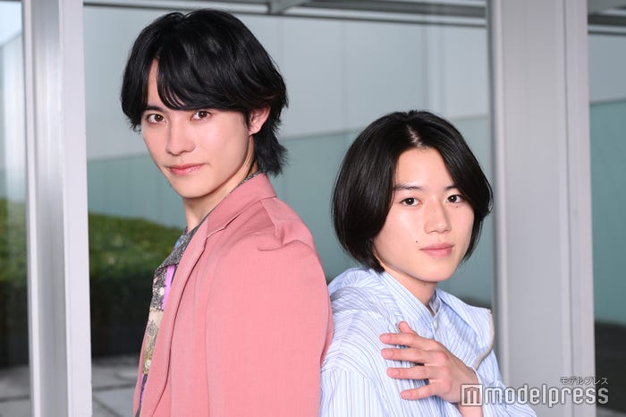 前田拳太郎、奥智哉(C)モデルプレス