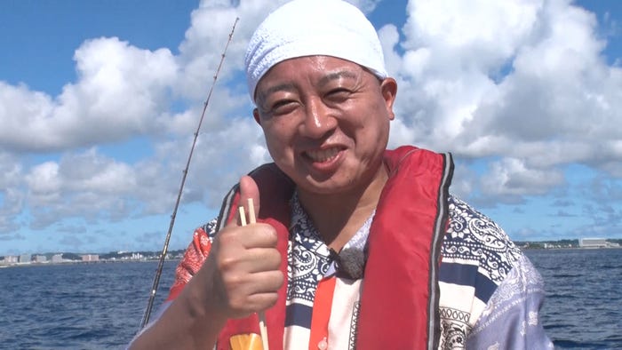 松尾駿/『サザエさん知ってますぅ?~ニッポン全国 海なぞ大調査!~』より(C)テレビ西日本