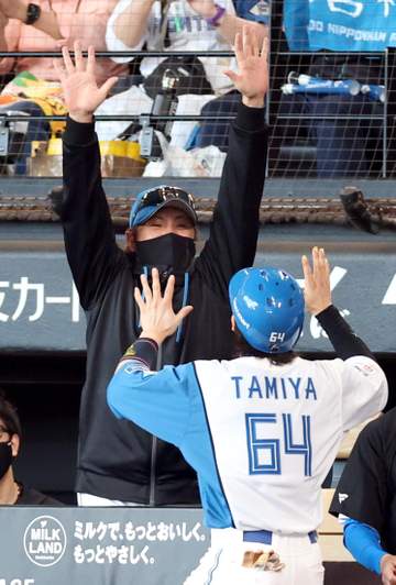 日本ハム九回サヨナラで10年ぶり9連勝 今季最多貯金7 水野が決勝アーチ