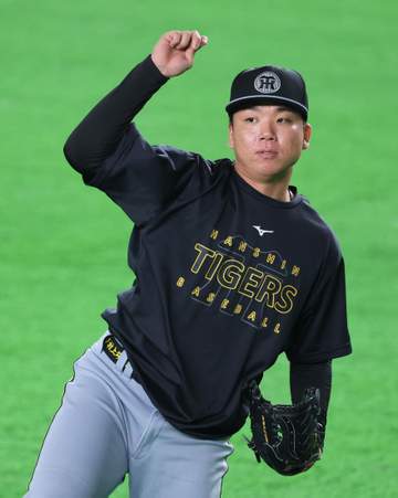 阪神 主砲・佐藤輝は「4番・三塁」 中川が「6番・左翼」で初の開幕スタメン