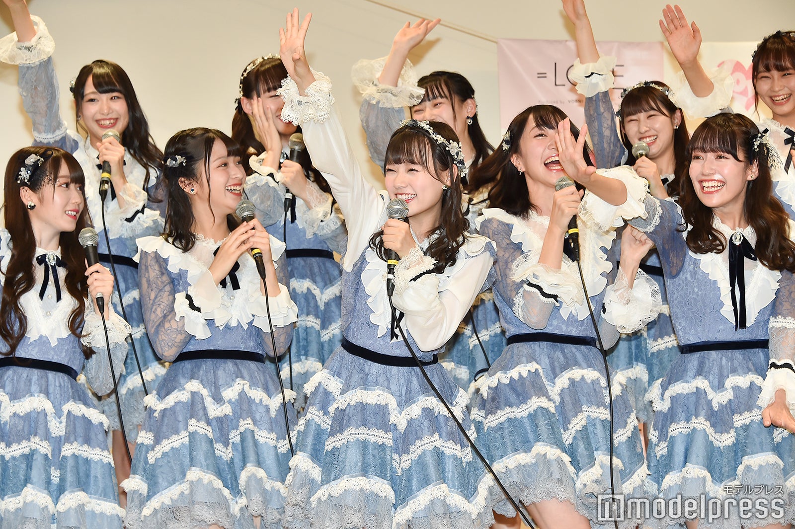 超ヒントに一斉に手を挙げる＝LOVE （C）モデルプレス