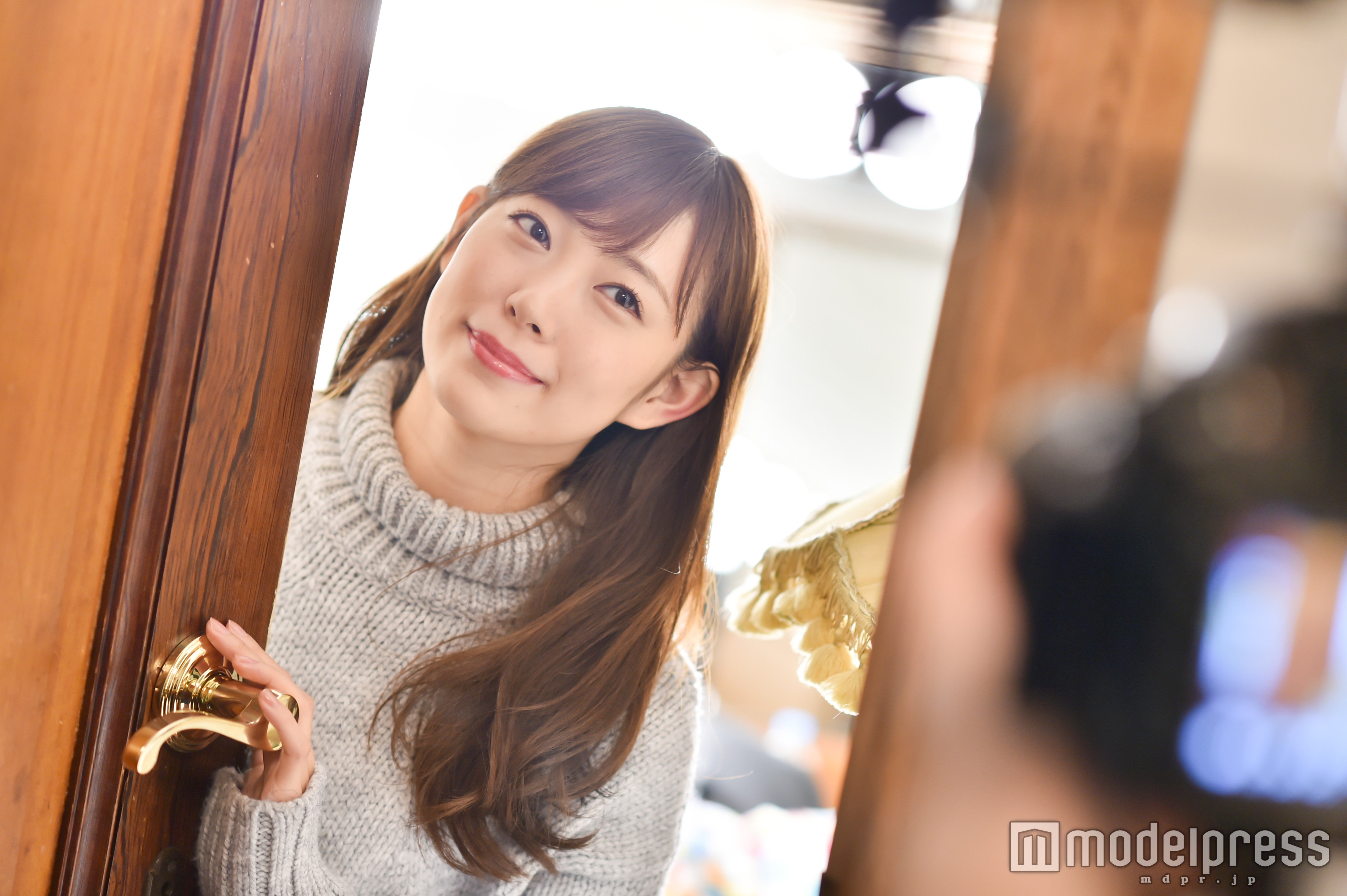 渡辺美優紀、楽屋までの“5分46秒”に密着「32の質問」＜みるきー オトナ行き Vol.30＞