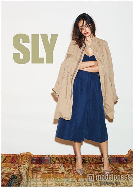 女性らしさ漂うキャミコンビネゾン