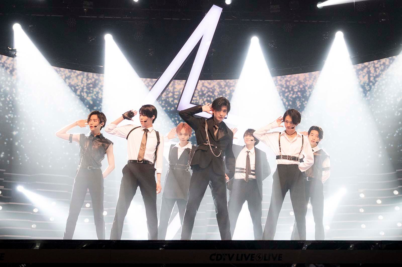 NOA、八村倫太郎、宮世琉弥、高橋文哉、山下幸輝、綱啓永、森愁斗 「君の花になる」第8話より（C）TBS