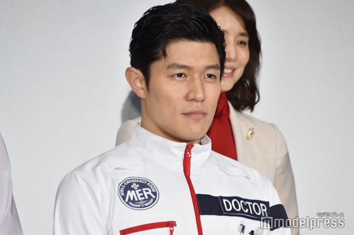 鈴木亮平(C)モデルプレス