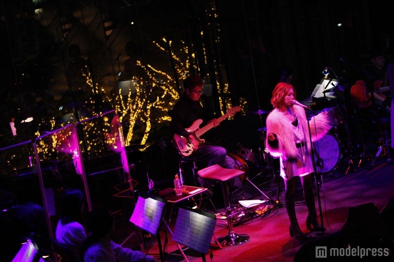 「MTV Unplugged」に出演したBENI