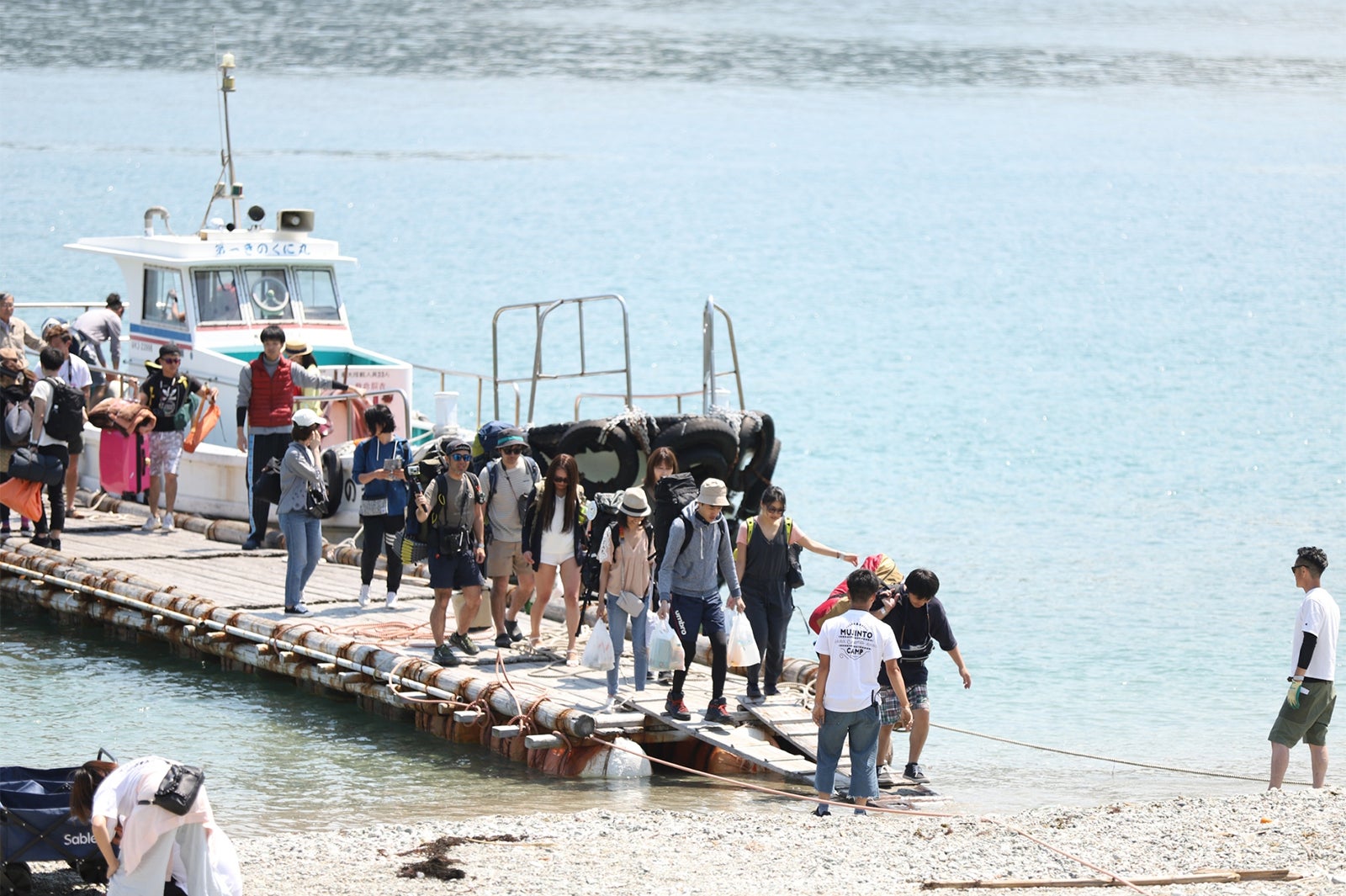 島に上陸する瞬間／画像提供：ジョブライブ