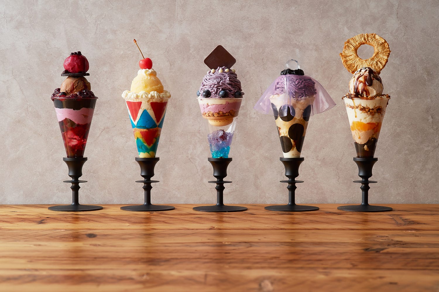 「ティフォニウム・カフェ」渋谷にAR×スイーツの新感覚パフェ