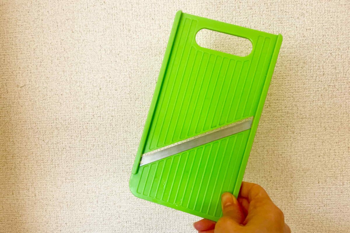 ダイソーの110円スライサーが優秀すぎ 毎日料理する私が、7年ガチ愛用する理由