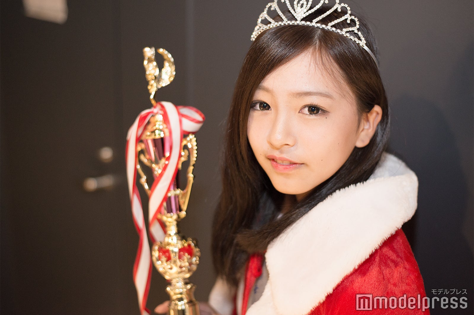 「高一ミスコン2018」グランプリ受賞直後のおさかべゆいさん（C）モデルプレス