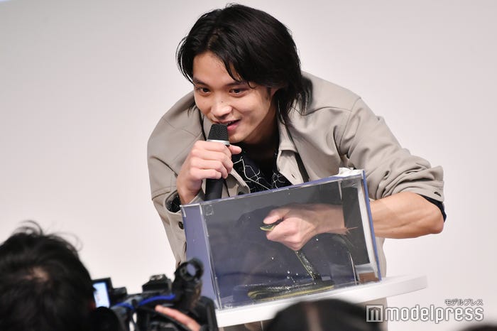 「涼しい!」からの答えを確信した磯村勇斗(C)モデルプレス