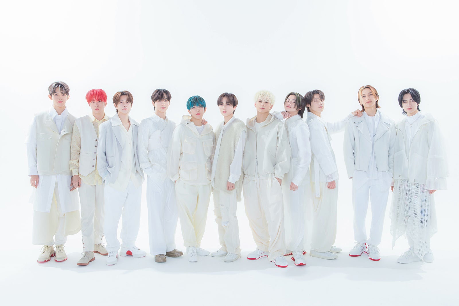 INI、生まれ変わるならどのメンバー？「美人百花」2度目の表紙でロマンティックに