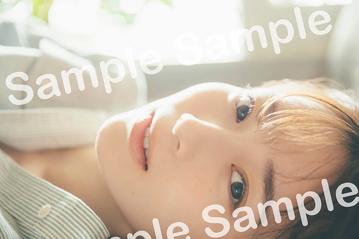 守屋麗奈/渋谷TSUTAYAポストカード特典(撮影/東 京祐)