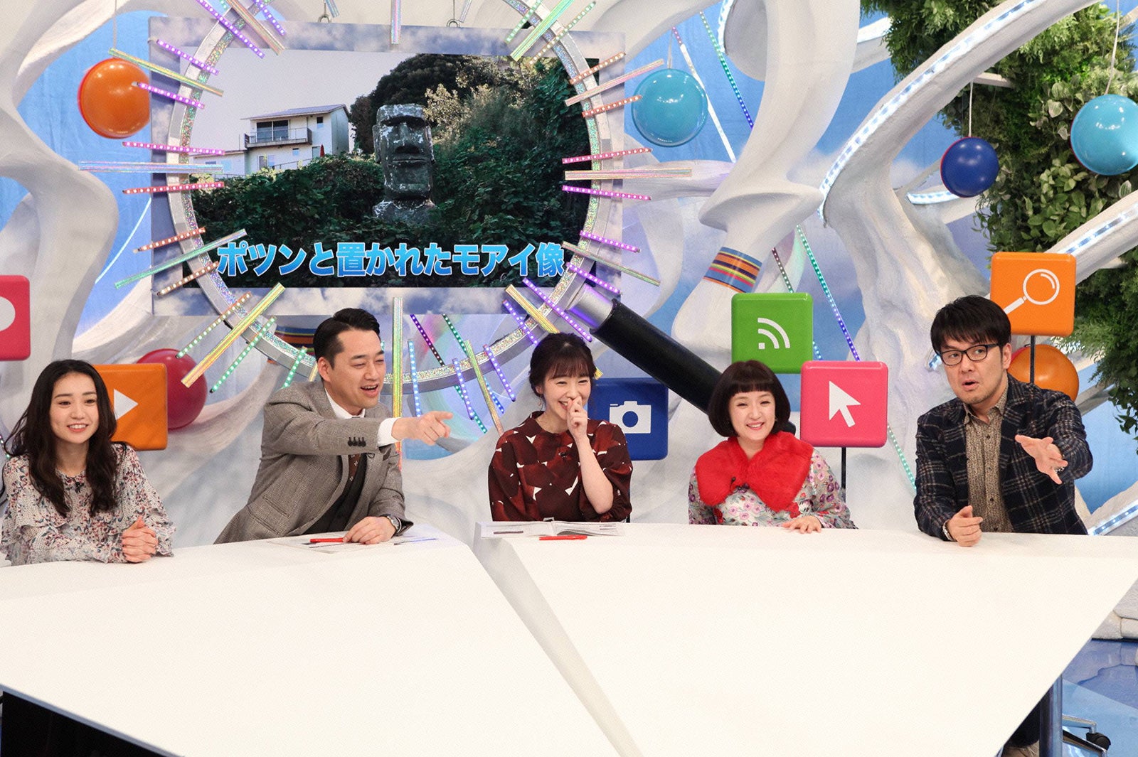 （左から）大島優子、設楽統、三上真奈アナウンサー、千秋、土田晃之（C）フジテレビ