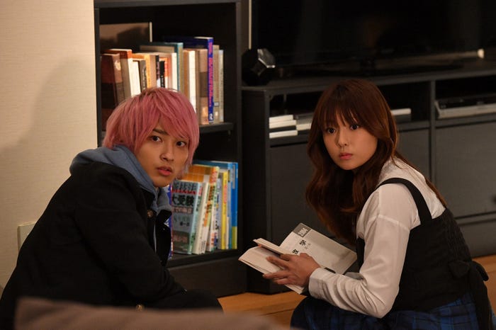 横浜流星、深田恭子/「初めて恋をした日に読む話」第5話より(C)TBS