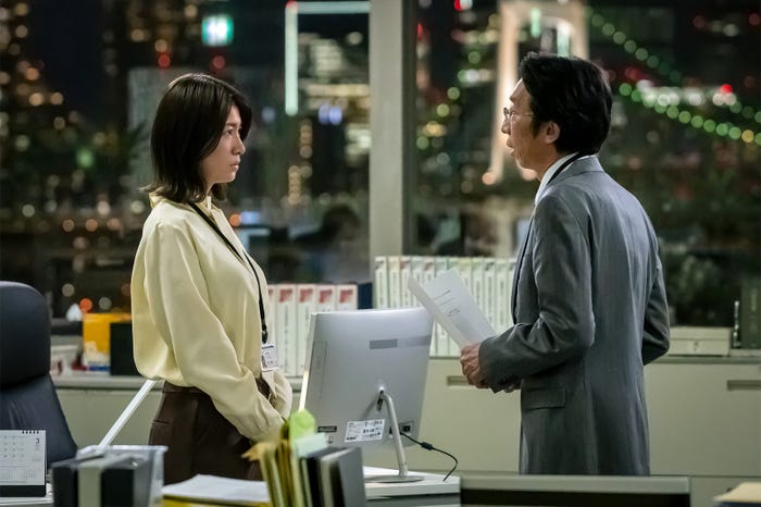 瀧内公美、小松和重「LOVED ONE」第1話(C)フジテレビ