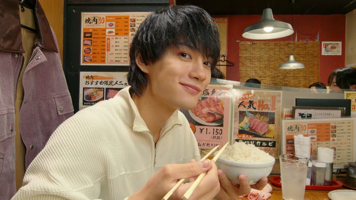 佐野勇斗「ホットペッパーグルメ」新WebCM「便利」篇「おトク」篇(提供写真)