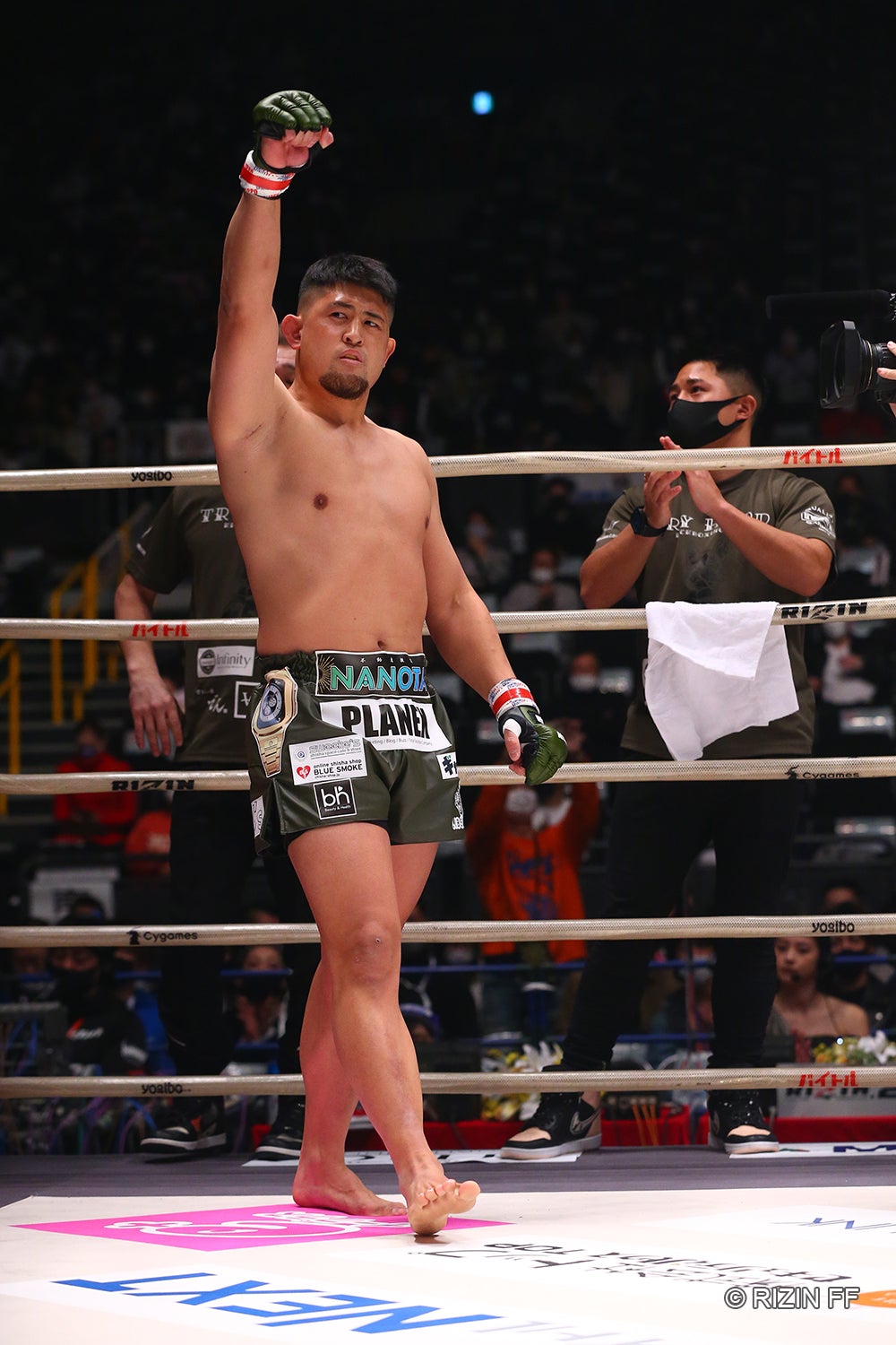 シバターVSHIROYA（C）RIZIN FF