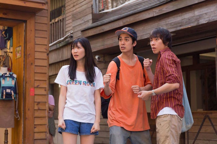 映画『台湾より愛をこめて』で共演する(左から)岡本夏美、大野拓朗、大野拓朗(C)ITOH COMPANY