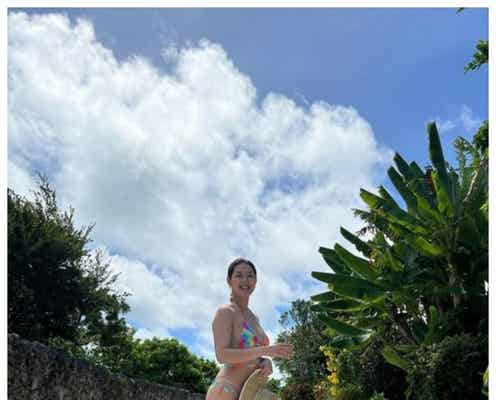 すみれ、第1子出産後初の家族旅行 水着姿に「スタイル良すぎ」「美しい」の声