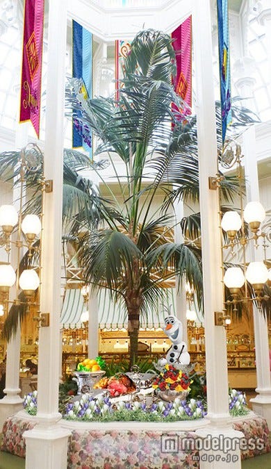 クリスタルパレス・レストラン/(C)Disney