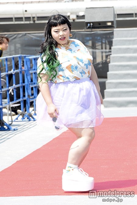 渡辺直美 ノブコブ吉村の00万円高級外車でドライブ モデルプレス 渡辺直美 ノブコブ吉村の00万円高級外車でドライブ モデルプレス