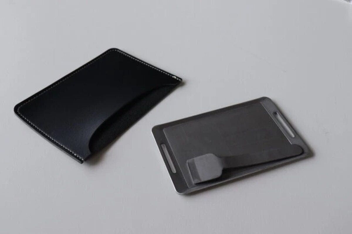 ダイソー　鉄板ケース　鉄板